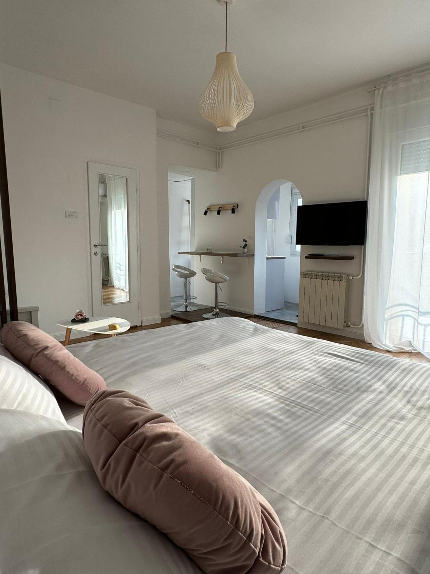 Balconia Sunny Apartment In Centre Of בלגרד מראה חיצוני תמונה